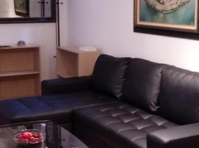 アパート Real トレド